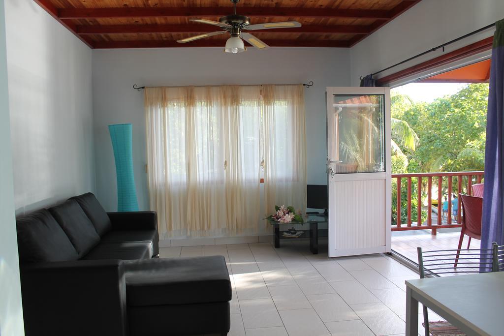 Green Blue Beach House Baie Lazare  Exterior photo